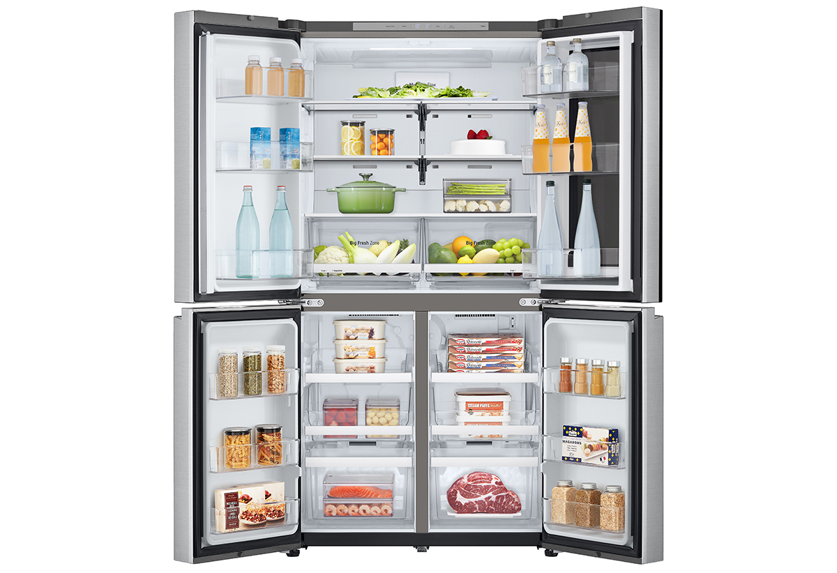 Δείχνει ανοιχτό όλο το ψυγείο